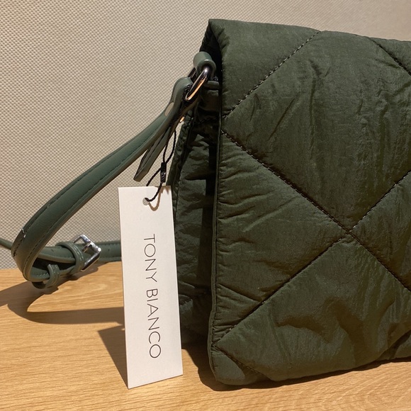 HOST PICK ✨ TONY BIANCO HANDBAG SOFT BAG STYLE KHAKI 2 inside pockets long strap - Picture 3 of 10